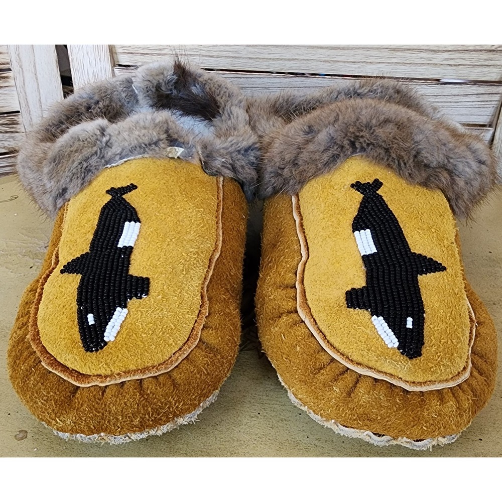 Handmade Sz 9 Indigenous Tan Suede Rabbit Fur Beaded Orca Moccasin Slippers Fall